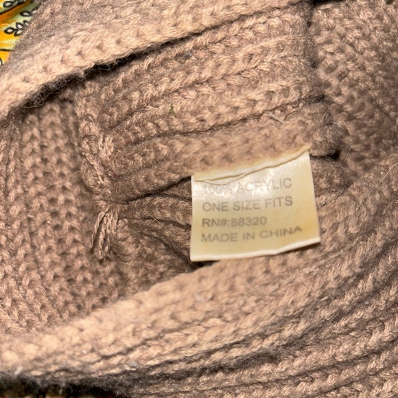 Beanie - Picture 3 of 3